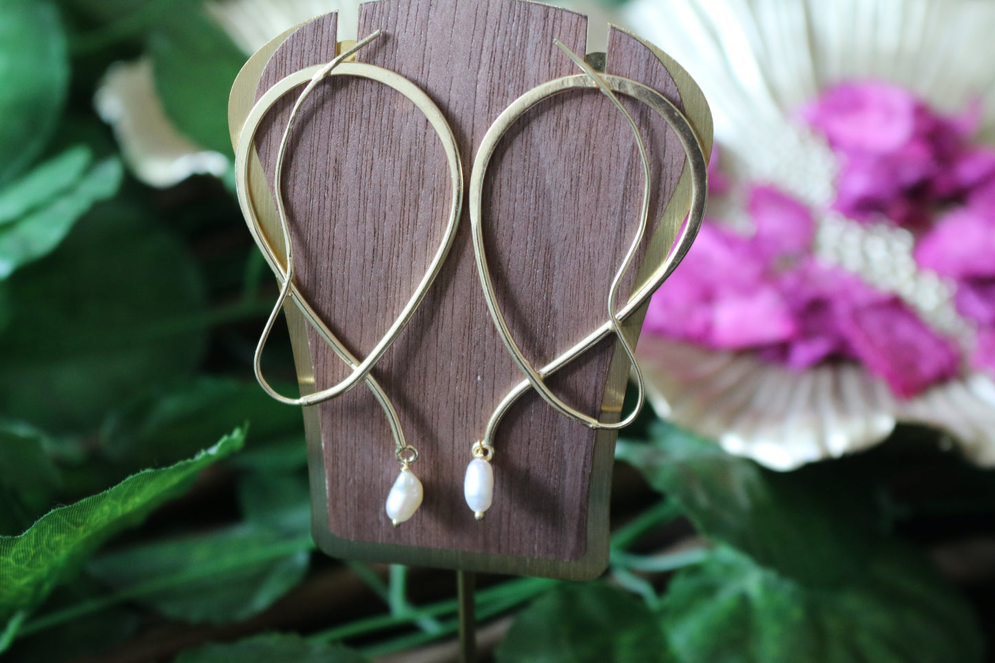 Mystic Pearl Doodle Statement Earring