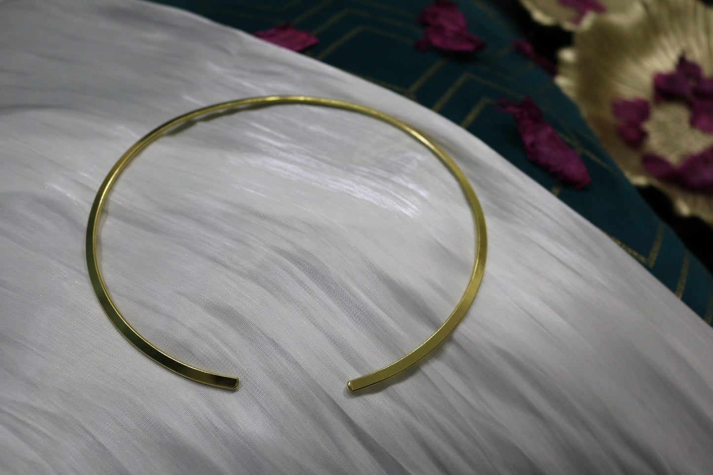 Sahara Minimalist Elegant Choker