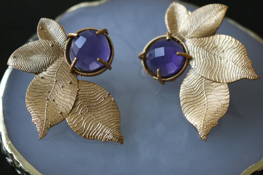 Golden Lilly Classy Ear Studs