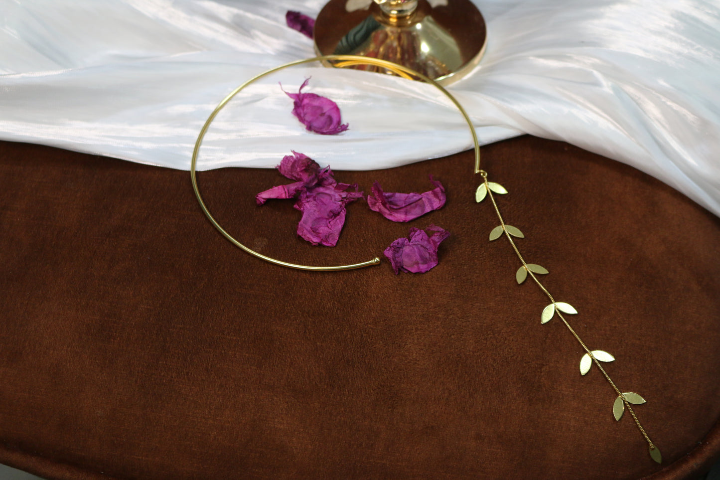 Ishara Simple Choker