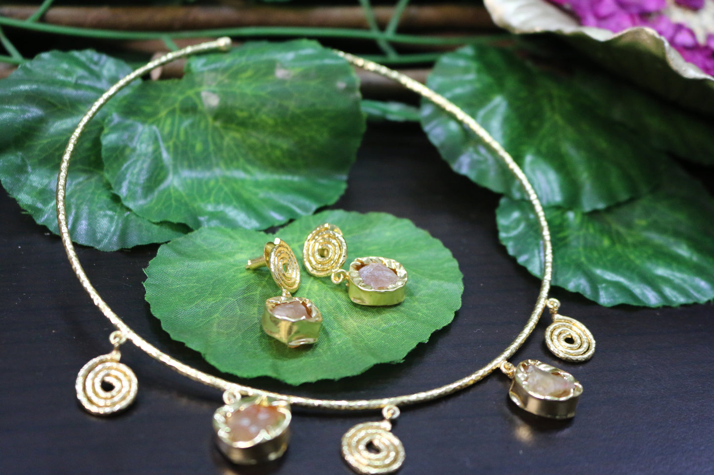 Jingle Elegant Neck Choker