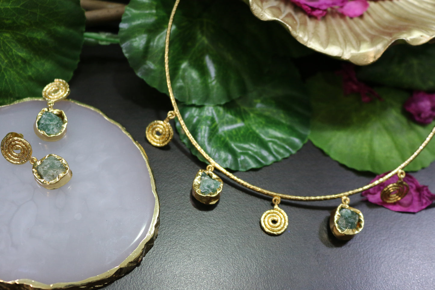 Jingle Elegant Neck Choker