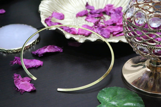 Sahara Minimalist Elegant Choker